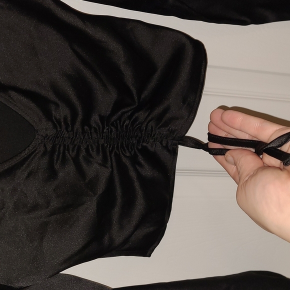 Forever 21 Black Satin-Like Vneck Adjustable Crop Top Long Sleeve Side Zipper SM - Picture 3 of 12